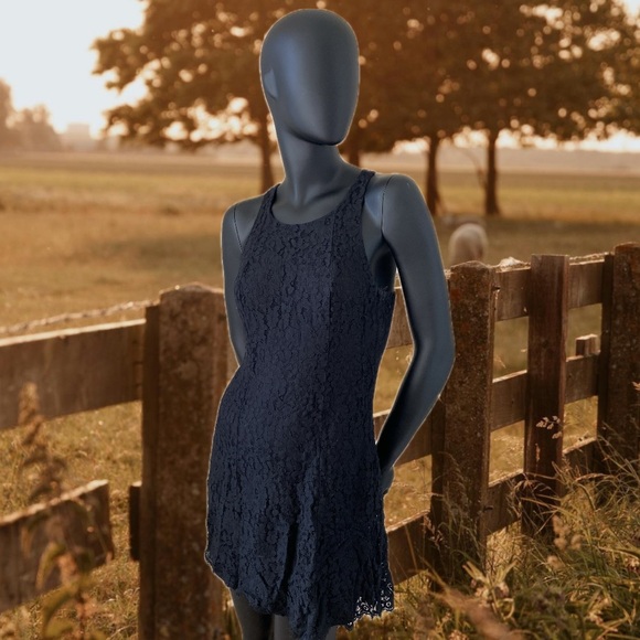 Classic Black Lace Dress - Picture 1 of 6